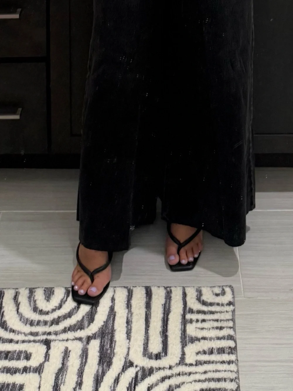 Liliana Black Square-Toe Thong Slide Heels